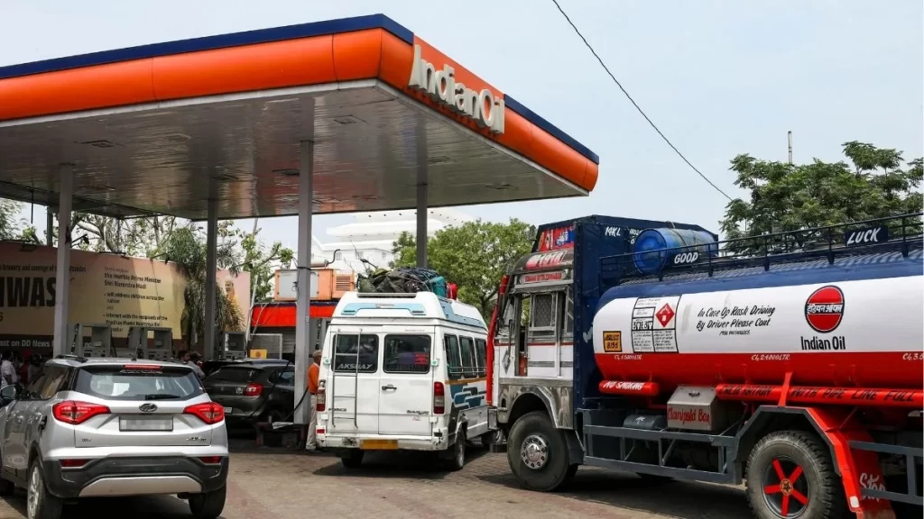 Petrol Rate – फिर महंगा हुआ पेट्रोल, एक हफ्ते में दूसरी बार लगा झटका